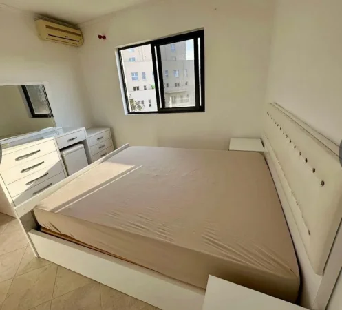 Tirane, jepet me qera apartament 1+1+Ballkon Kati 5, 70 m² 400 mije leke
