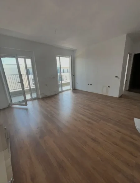 Tirane, shitet apartament 1+1 Kati 7, 75 m² 83.000 € (univers city)