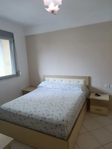 Tirane, jepet me qera apartament 2+1 Kati 2, 110 m² 750 € (Selvia Kompleksi Halili)