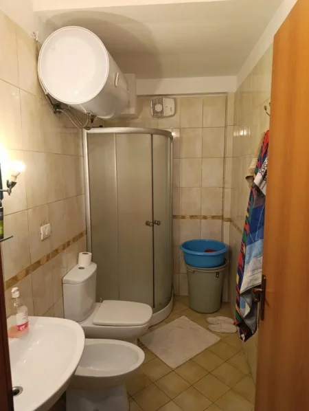 Tirane, jepet me qera apartament 2+1 Kati 2, 110 m² 750 € (Selvia Kompleksi Halili)