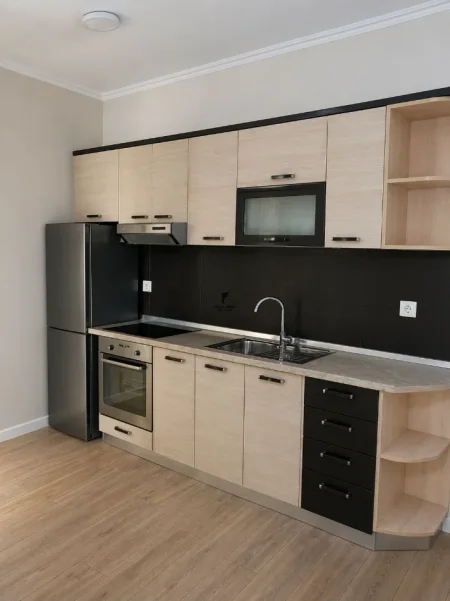 Tirane, jepet me qera apartament 1+1 Kati 2, 70 m² 500 € (LIQENI I THATE)