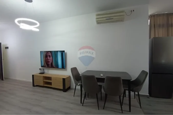 Tirane, jepet me qera apartament 1+1+Ballkon Kati 2, 70 m² 650 € (Rruga Fortuzi)