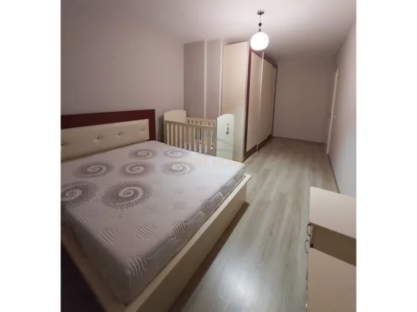 Tirane, shes apartament 2+1+Ballkon Kati 4, 108 m² 195.000 € (5 maj)
