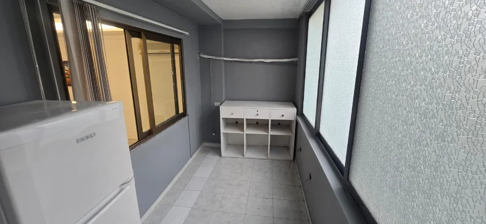 Tirane, jepet me qera ambjent biznesi Kati 1, 120 m² 1.000 € (Sheshi Wilson / Ish-Blloku)