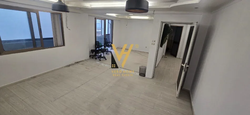 Tirane, jepet me qera zyre Kati 1, 120 m² 850 € (SHESHI WILLSON)