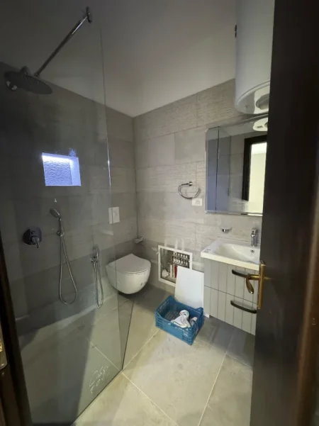 Tirane, shitet apartament 1+1 Kati 4, 60 m² 87.000 € (Rruga Shefqet Kuka, Fresk)