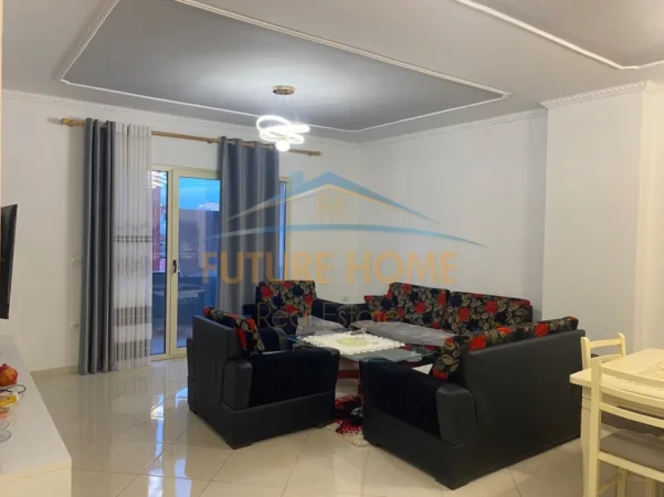 Tirane, jepet me qera apartament 1+1 Kati 3, 86 m² 450 € (Spitali Amerikan 3)