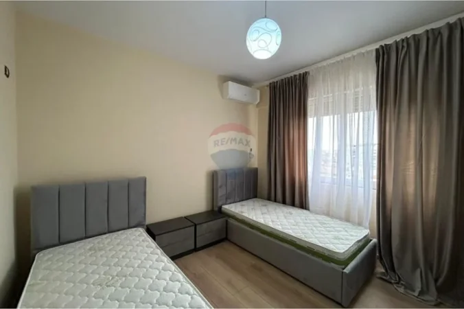 Tirane, jepet me qera apartament 1+1+Ballkon Kati 4, 68 m² 620 € (Rruga e Kavajes)