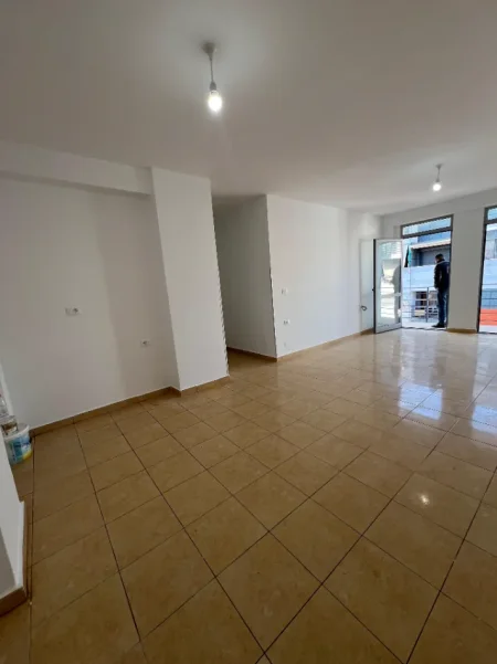 🏠Tirane, Shitet Apartament 1+1 Kati 7, 73 m², Çmimi 113 milionë lekë të vjetra, (Pallatet Çabej, Misto Mame ,Tiranë.)