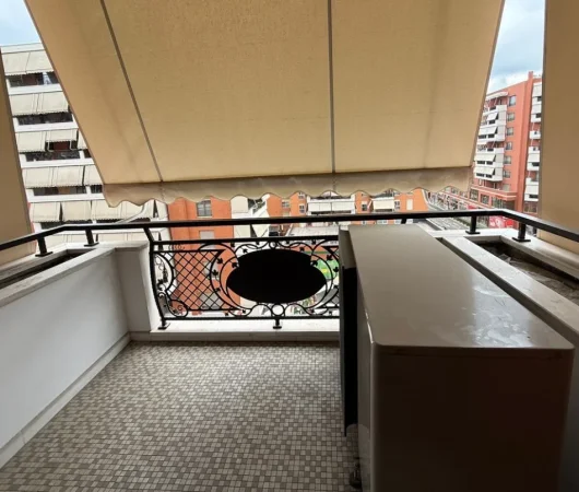 Tirane, jepet me qera apartament 2+1+Ballkon Kati 5, 108 m² 1.400 € (Rruga e Kavajes)