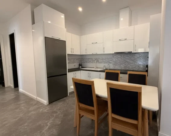 Tirane, jepet me qera apartament 2+1+Ballkon Kati 5, 108 m² 1.400 € (Rruga Kavajes)