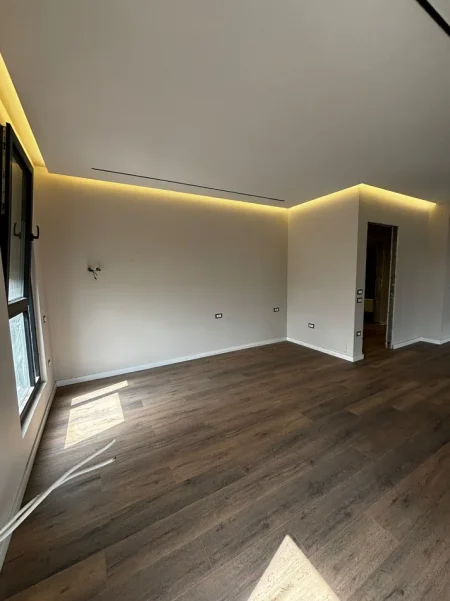 Tirane, shitet apartament 3+1 , 150 m² 309.000 € (Tregut Elektrik)