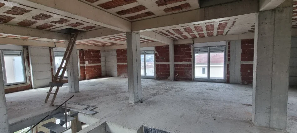 Tirane, shitet Vile 1+1 , 915 m² 1.390.000 € 