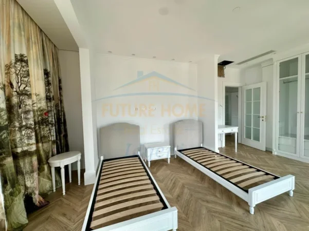 Tirane, jepet me qera apartament 2+1 , 151 m² 3.300 € (Downtown)