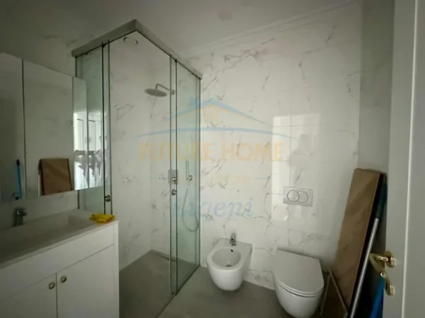 Tirane, jepet me qera apartament 2+1 , 151 m² 3.300 € (Downtown)