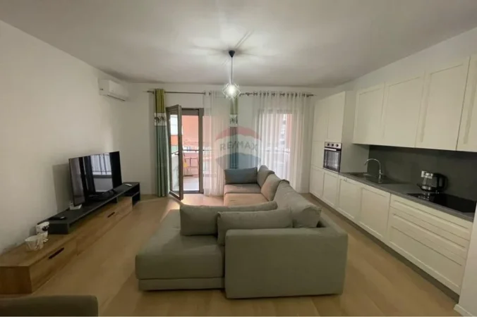 Tirane, jepet me qera apartament 1+1+Ballkon , 70 m² 770 € (Kompleksi Delijorgji)