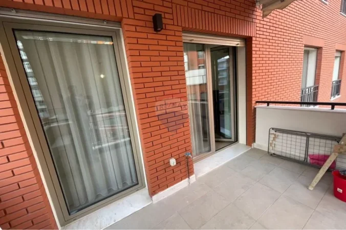 Tirane, jepet me qera apartament 1+1+Ballkon , 70 m² 770 € (Kompleksi Delijorgji)