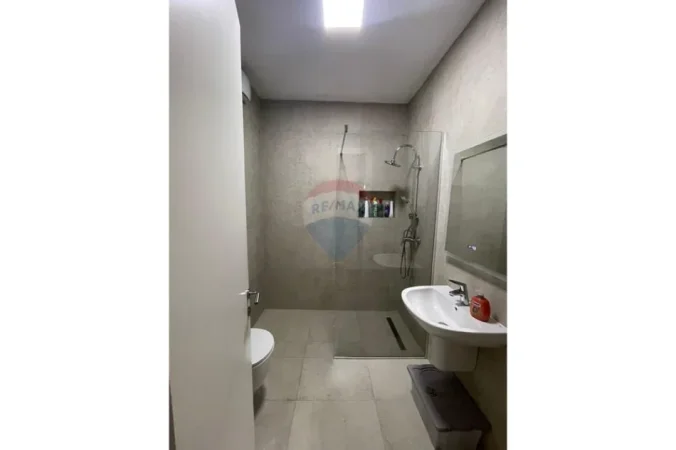 Tirane, jepet me qera apartament 1+1+Ballkon , 70 m² 770 € (Kompleksi Delijorgji)
