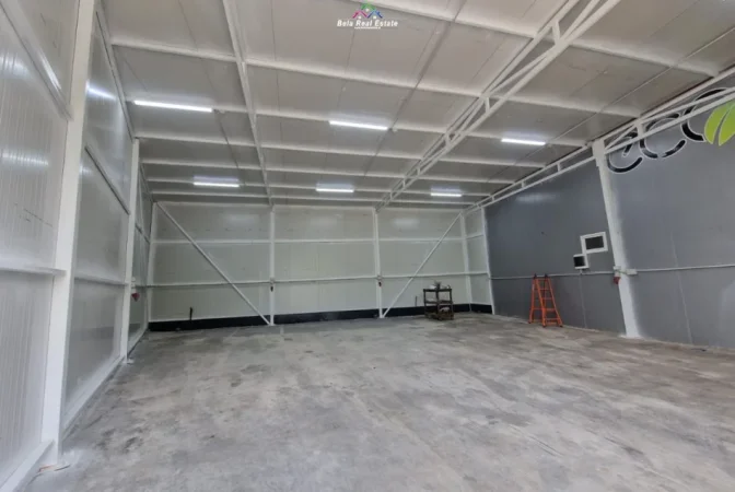 Tirane, jepet me qera magazine Kati 0, 110 m² 1.300 € (Mezez)