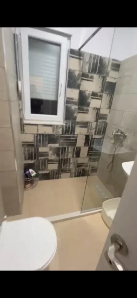 Tirane, jepet me qera apartament 1+1 Kati 3, 65 m² 50.000 € (SELITE)