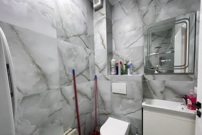 Tirane, jepet me qera apartament 1+1 Kati 5, 62 m² 650 € 