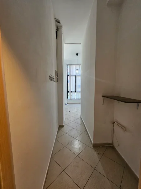 Tirane, shitet ambjent biznesi Kati 1, 23 m² 55.000 € (teodor keko)