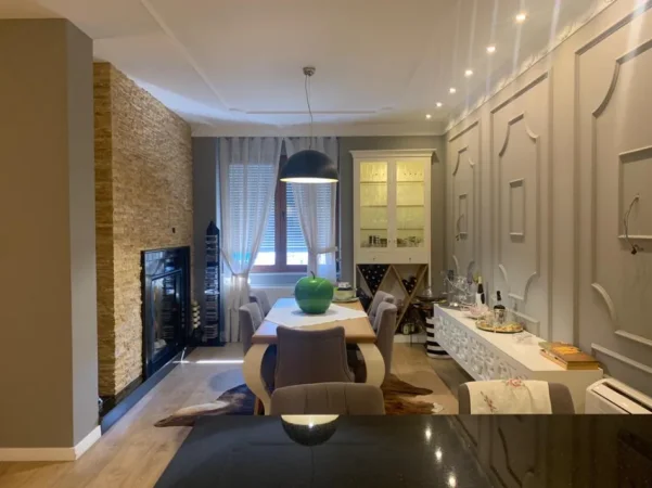 Tirane, shitet apartament 3+1 Kati 10, 197 m² 550.000 € (Rruga Dibres)