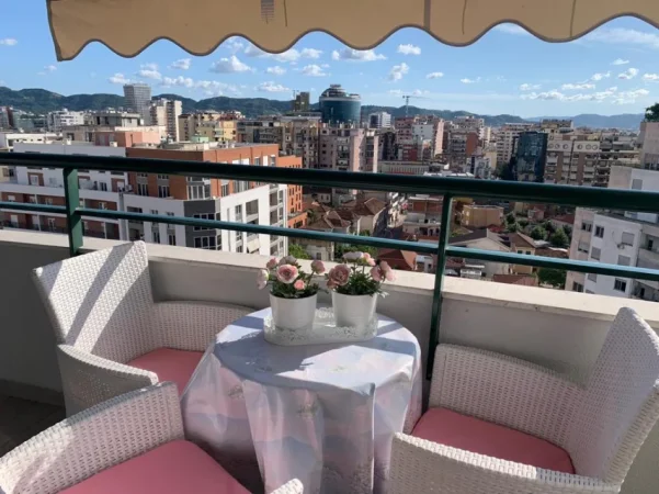 Tirane, shitet apartament 3+1 Kati 10, 197 m² 550.000 € (Rruga Dibres)