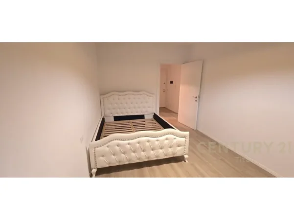 Tirane, jepet me qera apartament 1+1+Ballkon Kati 3, 65 m² 450 € 