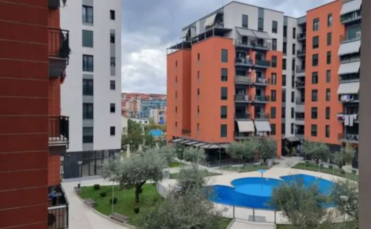 Tirane, jepet me qera ambjent biznesi , 300 m² 4.000 € 