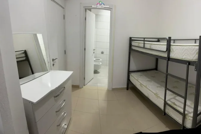 Tirane, jepet me qera garsonier Kati 1, 45 m² 300 € (rruga e zallit)