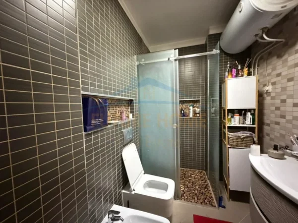 Tirane, shitet apartament 2+1+Ballkon Kati 2, 105 m² 300.000 € (RRUGA FROSINA PLAKU)