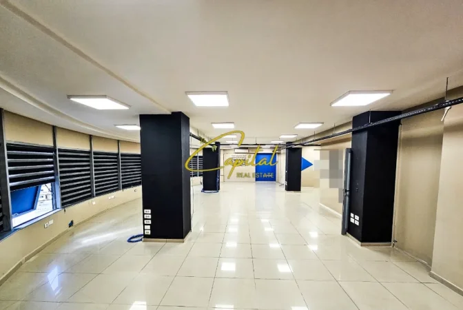 Tirane, jepet me qera ambjent biznesi Kati 5, 300 m² 2.800 € (SELVIA)