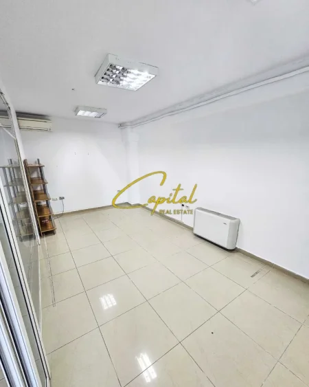 Tirane, jepet me qera ambjent biznesi Kati 5, 300 m² 2.800 € (SELVIA)