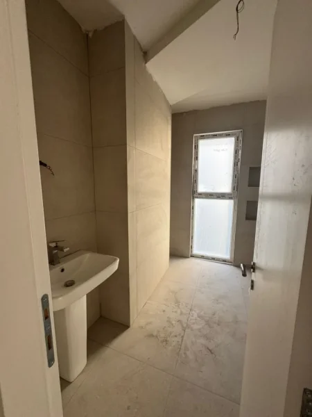 Tirane, jepet me qera apartament 2+1 Kati 2, 100 m² 500 € (Astir)