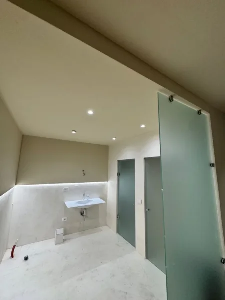 Durres, jepet me qera apartament 2+1 Kati 2, 100 m² 1000 € (Apartament 2 12post Parkimi Rruga E Durresit)