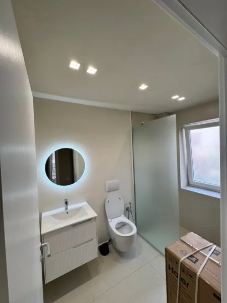 Durres, jepet me qera apartament 2+1 Kati 2, 100 m² 1000 € (Apartament 2 12post Parkimi Rruga E Durresit)