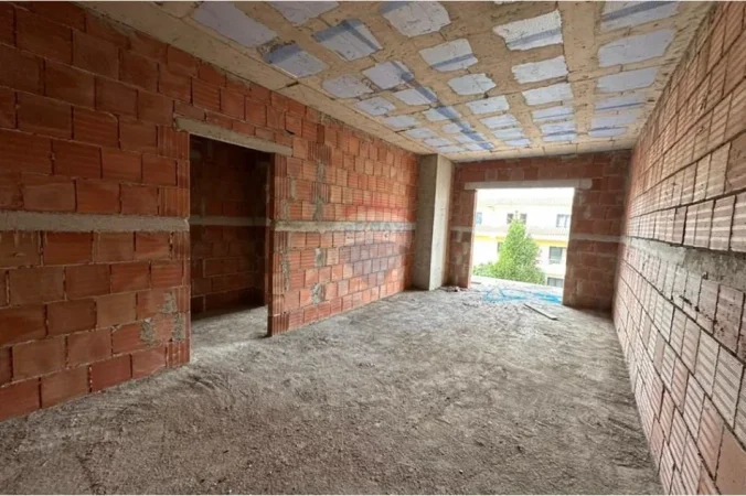 Tirane, shes apartament 1+1+Ballkon Kati 2, 78 m² 118.000 € (Ish Fusha e Aviacionit)