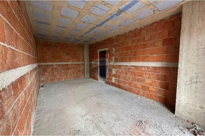Tirane, shes apartament 1+1+Ballkon Kati 2, 78 m² 118.000 € (Ish Fusha e Aviacionit)