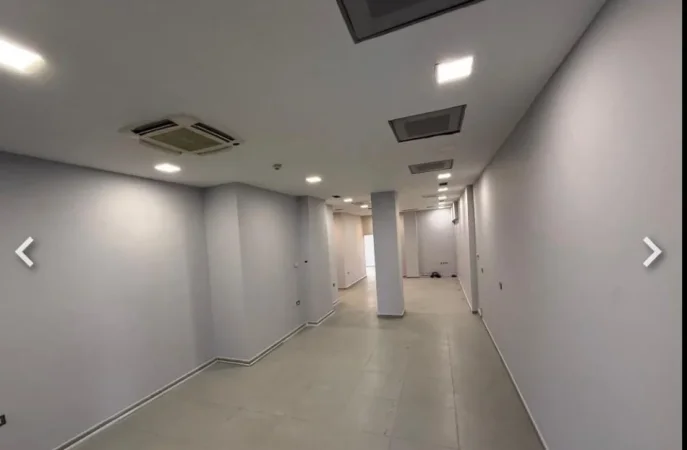 Tirane, jepet me qera ambjent biznesi Kati 2, 220 m² 4.400 € (Condor Center)