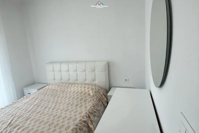 Tirane, jepet me qera apartament 1+1 Kati 8, 65 m² 550 € (Rruga Xhanfize Keko)
