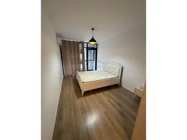 Tirane, jepet me qera apartament 1+1 Kati 3, 63 m² 500 € (Turdiu Residence, Ish Fusha e Aviacionit)