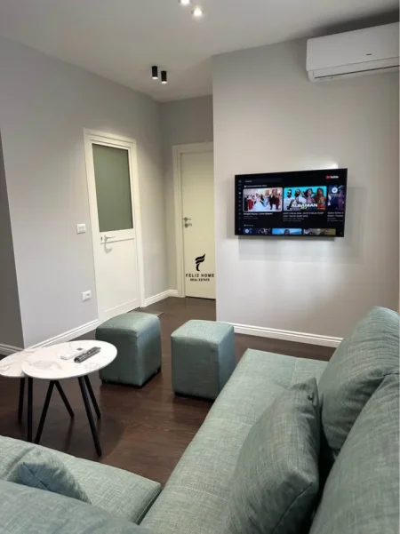 Tirane, jepet me qera apartament 1+1 Kati 1, 70 m² 400 € (YZBERISHT)