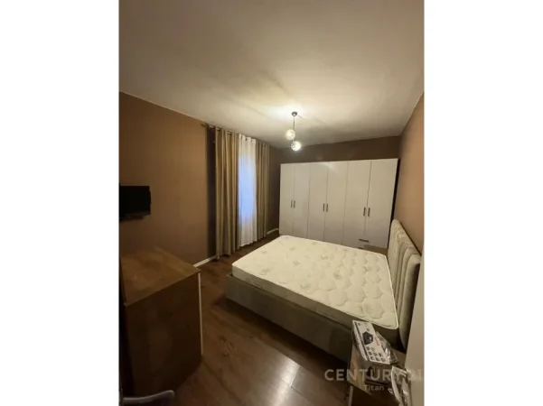 Tirane, jepet me qera apartament 1+1+Ballkon Kati 1, 60 m² 600 € 