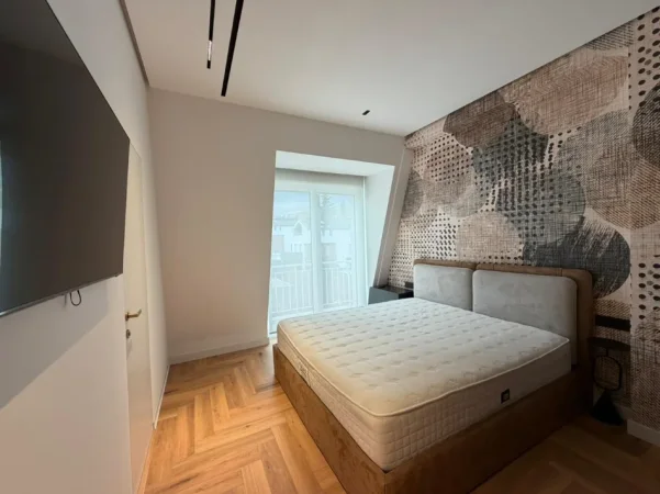 Tirane, jepet me qera apartament 2+1 Kati 3, 129 m² 1.800 € (TEG)