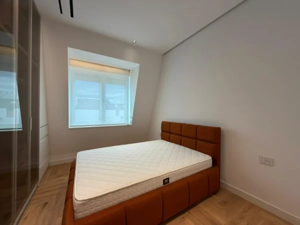 Tirane, jepet me qera apartament 2+1 Kati 3, 129 m² 1.800 € (TEG)