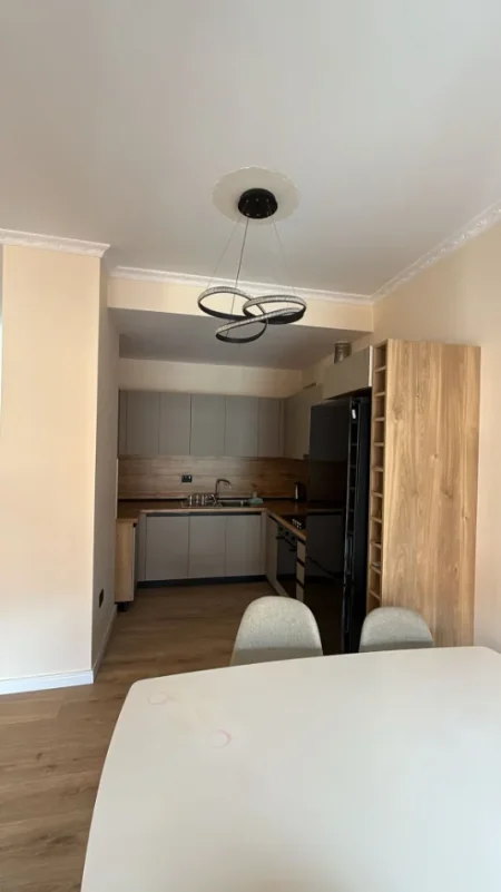 Tirane, jepet me qera apartament 2+1 Kati 3, 90 m² 1.050 € 