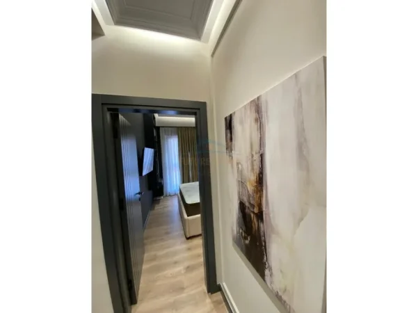 Tirane, jepet me qera apartament 1+1+Ballkon Kati 12, 75 m² 900 € (Garden Building)