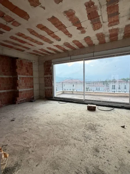 Tirane, shitet 3 Katshe , 650 m² 1.650.000 € (TEG)