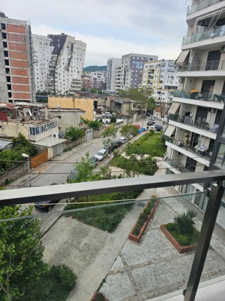 jepet me qera apartament 2+1+Ballkon , 80 m² 700 € (Ndre mjeda)